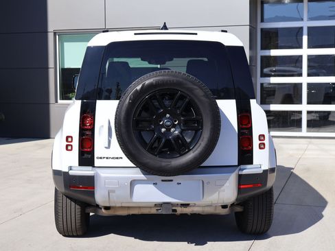 Used 2024 Land Rover Defender 110 S AWD/4WD image 9