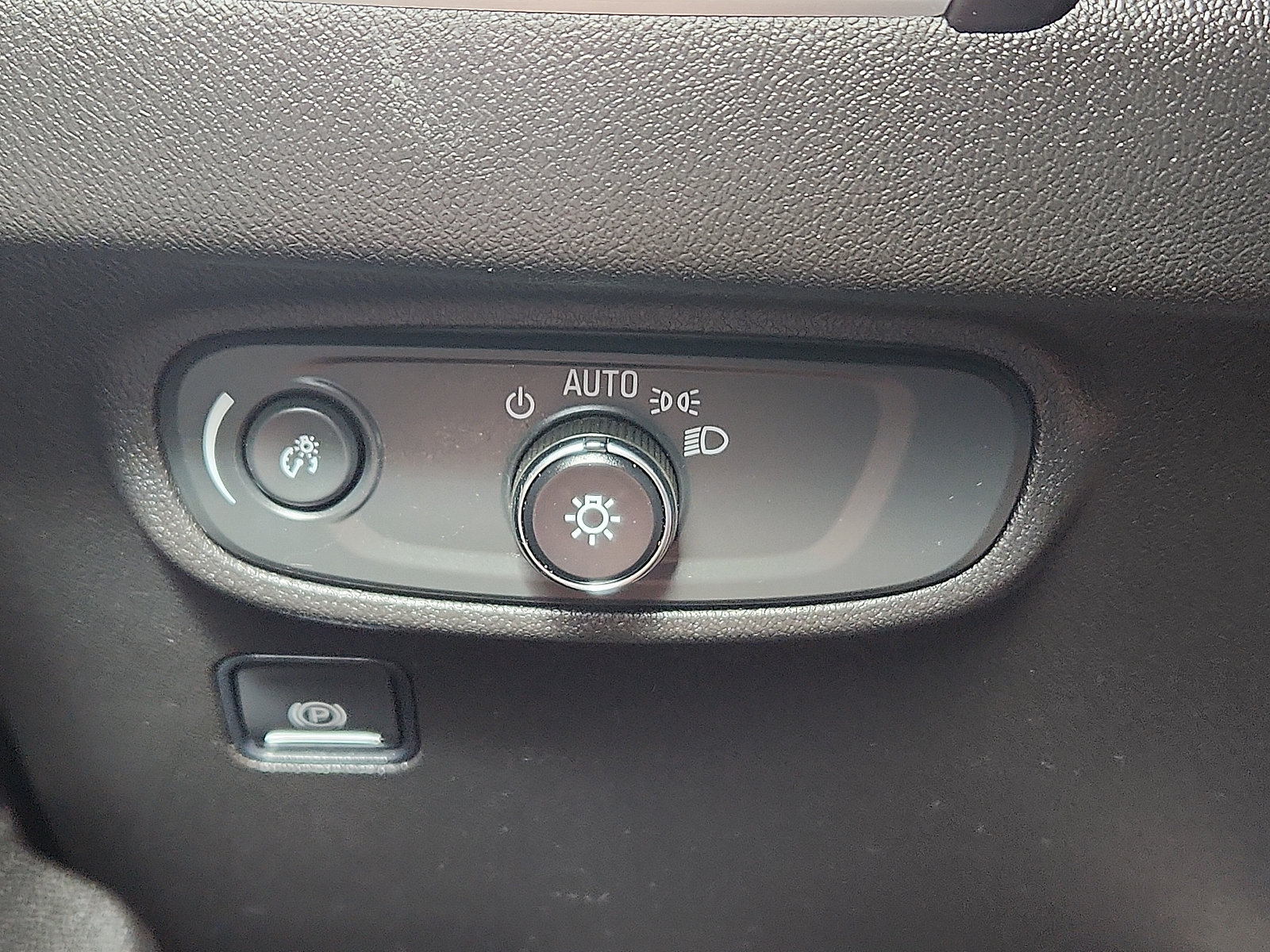 Used 2023 GMC Terrain SLE w/ Driver Convenience Package FWD image 22