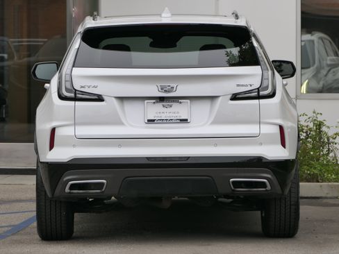 Certified 2024 Cadillac XT4 Sport FWD image 4