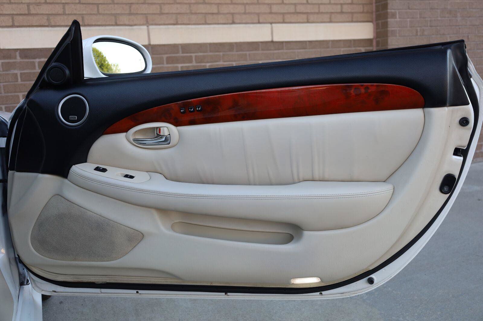 Used 2007 Lexus SC 430 Convertible w/ Preferred Accessory Pkg RWD image 19