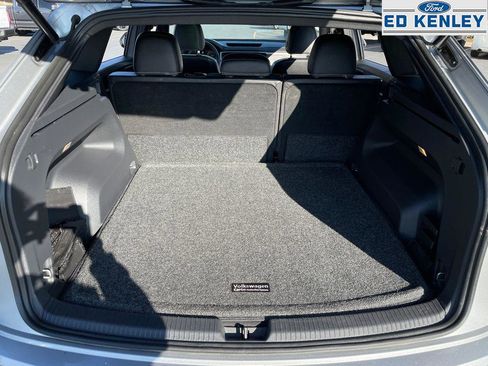 Used 2021 Volkswagen Atlas Cross Sport SE w/ Panoramic Sunroof Package image 27