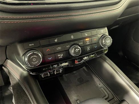 Certified 2022 Dodge Durango R/T w/ Blacktop Package image 8