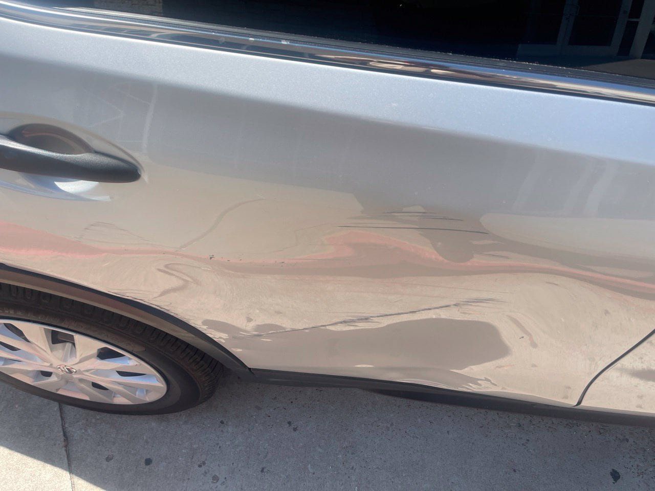 Used 2018 Nissan Rogue S FWD image 2