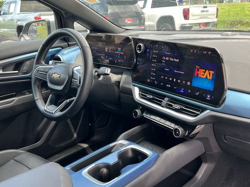 Certified 2024 Chevrolet Equinox EV LT AWD/4WD image 18
