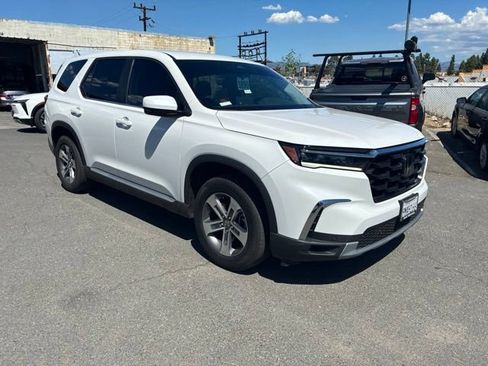 Used 2024 Honda Pilot EX-L image 2