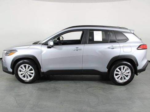 Used 2024 Toyota Corolla Cross LE FWD image 19