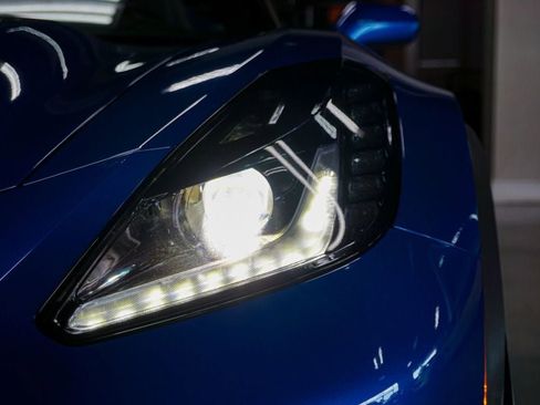 Used 2015 Chevrolet Corvette Z06 w/ 3LZ Preferred Equipment Group RWD image 93