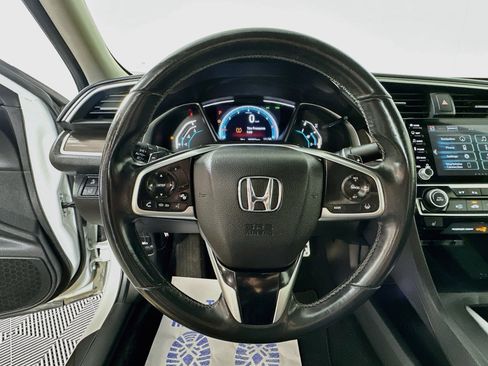 Used 2019 Honda Civic Touring image 11