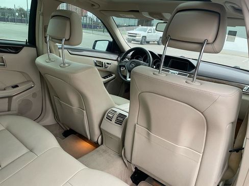 Used 2014 Mercedes-Benz E 350 Sedan image 19