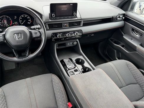 Used 2023 Honda Pilot Sport image 10