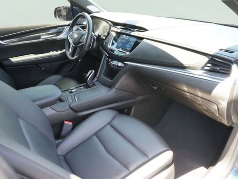 Used 2025 Cadillac XT5 Sportv w/ Technology Package AWD/4WD image 18