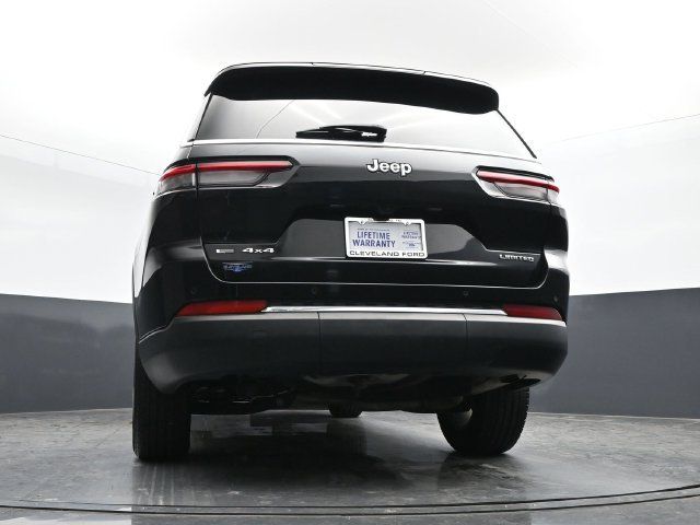 Used 2023 Jeep Grand Cherokee L Limited AWD/4WD image 39