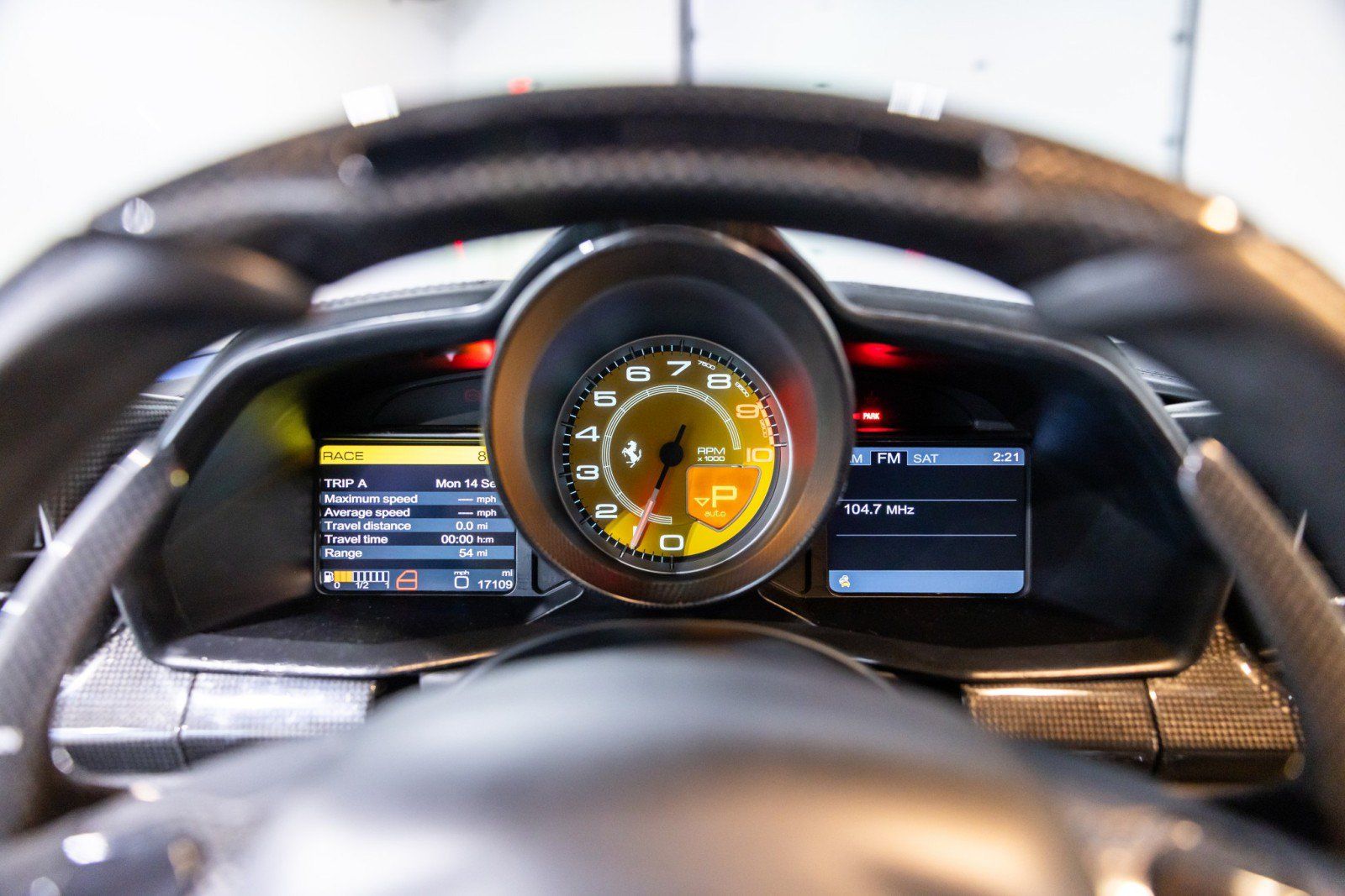 Used 2011 Ferrari 458 Italia Coupe RWD image 44