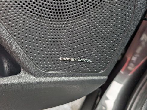 Used 2022 Kia Niro EX Premium image 16