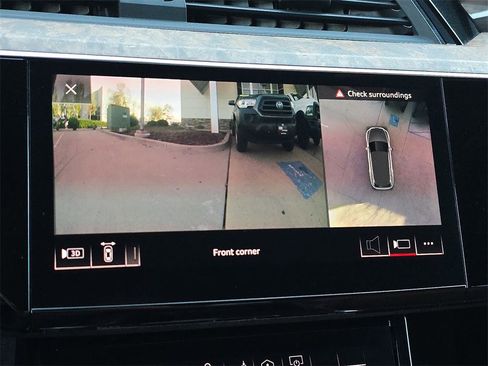 Used 2019 Audi e-tron Premium Plus image 30