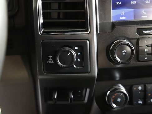 Used 2022 Ford F250 XLT w/ FX4 Off-Road Package AWD/4WD image 17