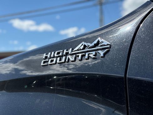 Used 2019 Chevrolet Silverado 1500 High Country w/ High Country Premium Package AWD/4WD image 9