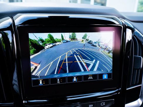 Used 2023 Chevrolet Traverse LT w/ LT Premium Package FWD image 40