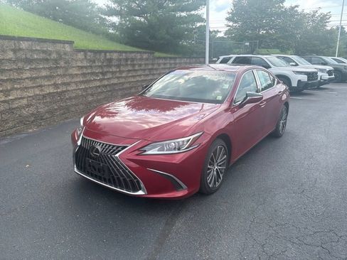 Used 2023 Lexus ES 250 w/ Premium Package AWD/4WD image 3
