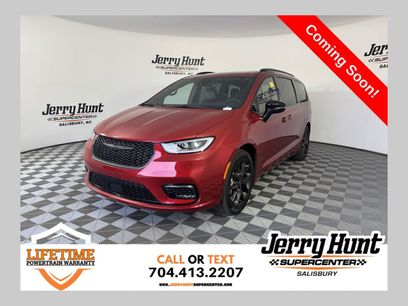 Used 2025 Chrysler Pacifica Limited