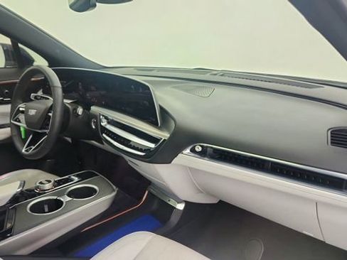 Used 2024 Cadillac Lyriq Luxury image 22