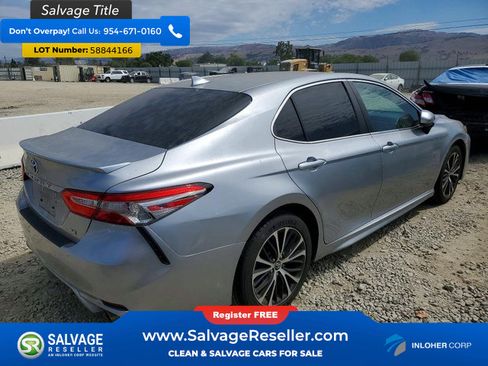 Used 2019 Toyota Camry SE FWD image 4