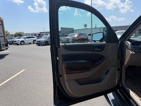 Used 2018 Chevrolet Suburban Premier AWD/4WD image 14