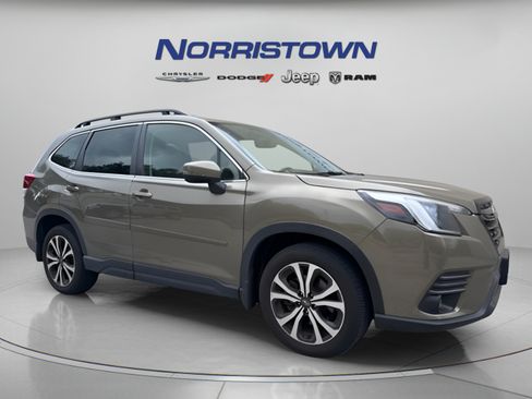 Used 2022 Subaru Forester Limited AWD/4WD image 1