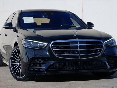 Used 2021 Mercedes-Benz S 580 4MATIC Sedan w/ AMG Line image 4
