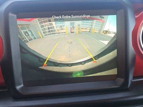 Used 2022 Jeep Wrangler Unlimited Rubicon w/ Cold Weather Group image 19