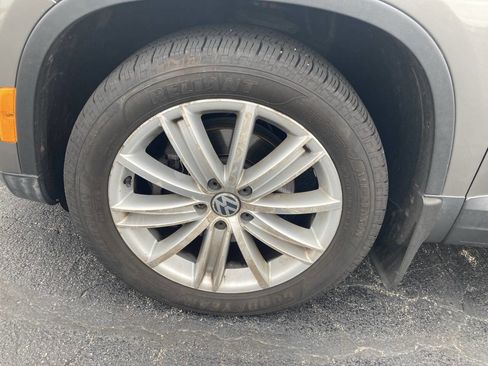 Used 2010 Volkswagen Tiguan SEL image 25