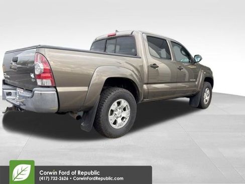 Used 2015 Toyota Tacoma TRD Pro w/ TRD Off-Road Package image 10