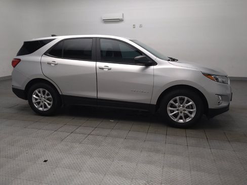 Used 2021 Chevrolet Equinox LS w/ LS Convenience Package FWD image 11