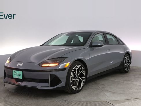 Used 2024 Hyundai Ioniq 6 SEL image 2