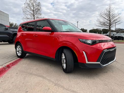 Used 2025 Kia Soul LX w/ LX Technology Package image 5