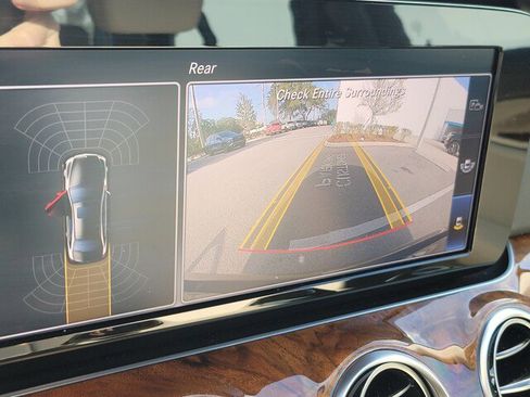 Used 2018 Mercedes-Benz E 300 image 9