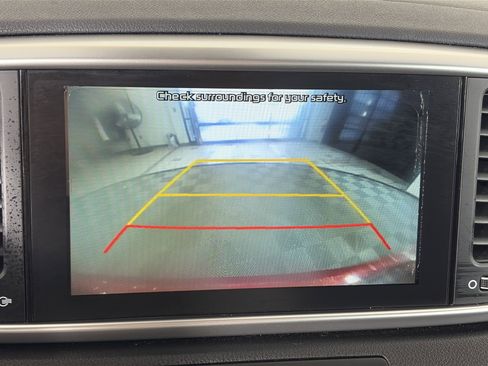 Used 2020 Kia Sportage LX image 21