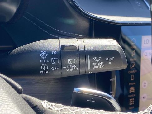 New 2026 Jeep Grand Cherokee Limited w/ Luxury Tech Group II image 31