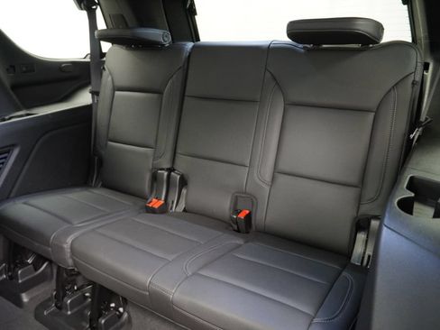 Used 2022 Chevrolet Tahoe LT w/ Luxury Package AWD/4WD image 13