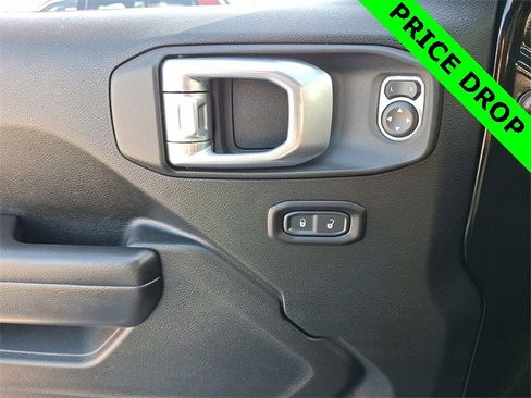 Used 2021 Jeep Wrangler Unlimited Rubicon image 12