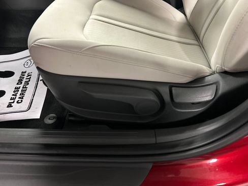 Used 2025 Hyundai Sonata SE FWD image 11