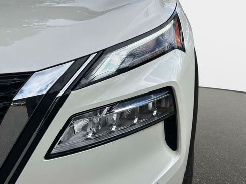 Used 2021 Nissan Rogue SL w/ Premium Package image 10