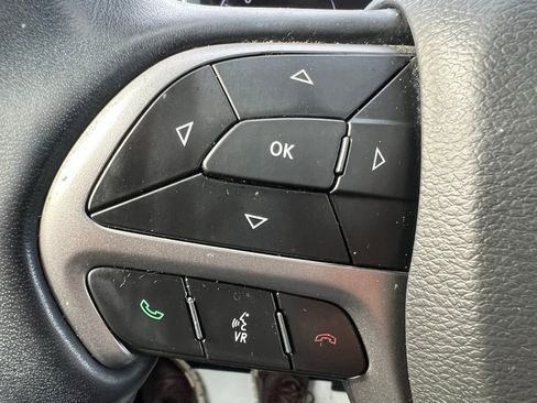 Used 2021 Jeep Grand Cherokee Limited image 45