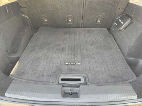 Used 2023 Nissan Rogue SV FWD image 32