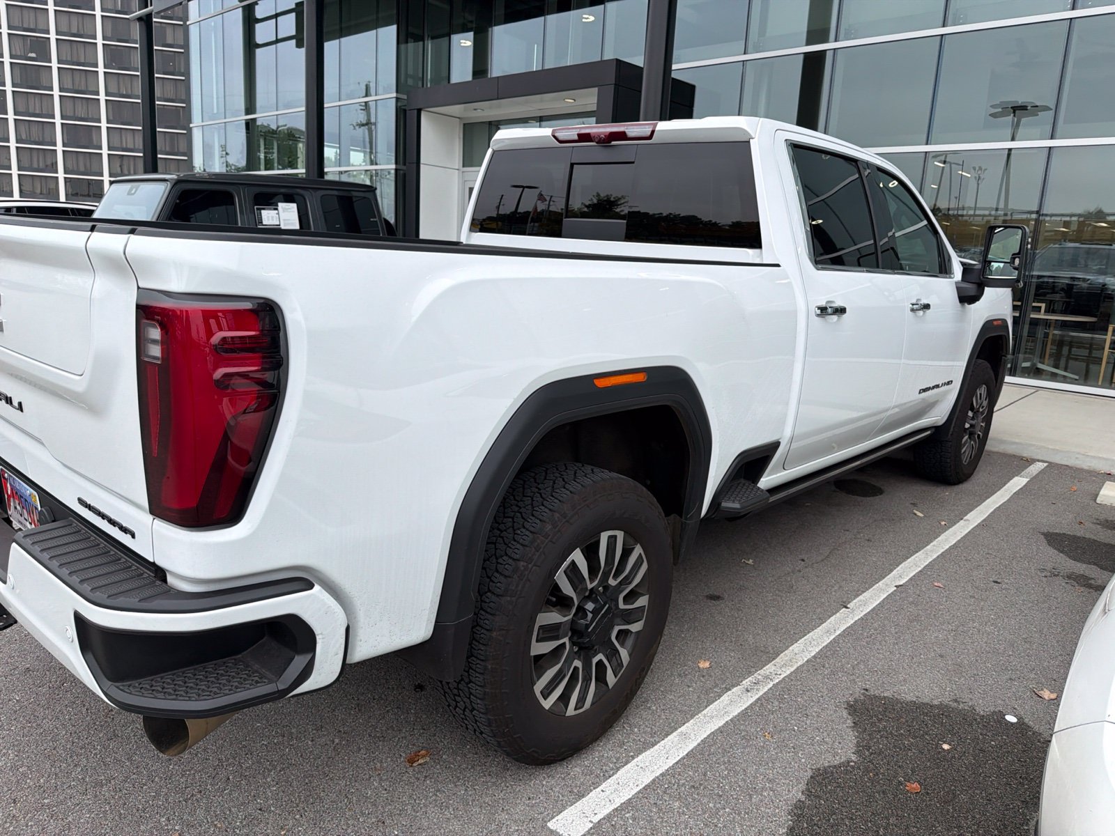 Used 2024 GMC Sierra 2500 Denali Ultimate AWD/4WD image 4