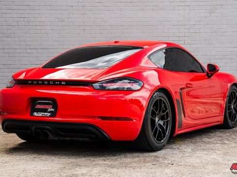 Used 2018 Porsche 718 Cayman RWD image 8