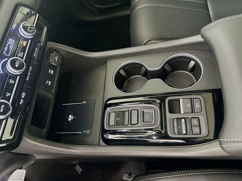 Used 2026 Honda Pilot Touring image 17