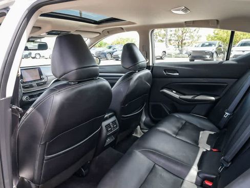 Used 2021 Nissan Altima 2.5 Platinum AWD/4WD image 16