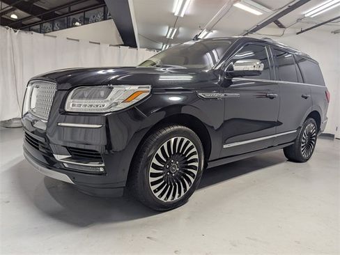 Used 2020 Lincoln Navigator Black Label w/ Cargo Convenience Package image 5