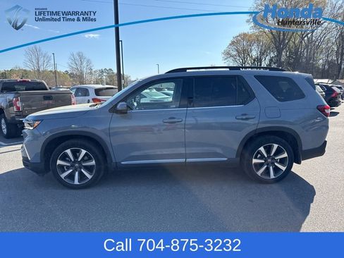 Used 2024 Honda Pilot Touring image 5